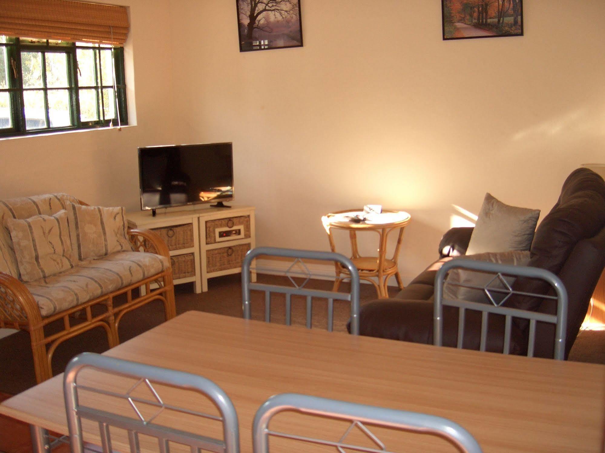 Koo Karoo Guest Lodge And Self Catering มอนตากู ภายนอก รูปภาพ